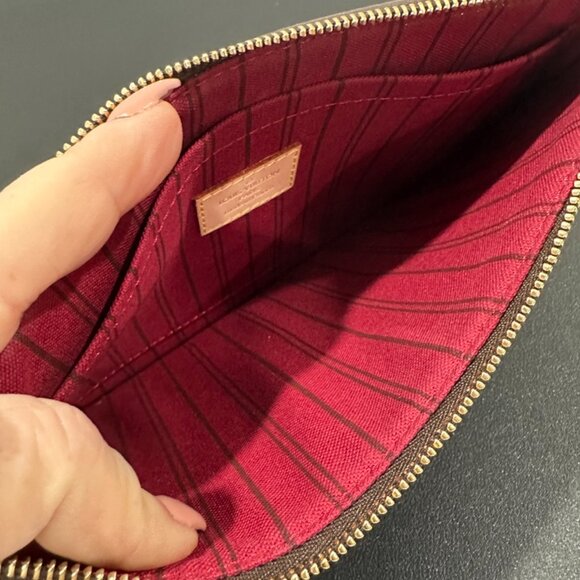Louis Vuitton Neverfull Monogram Pouch Red Interior (141997) - Picture 6 of 9